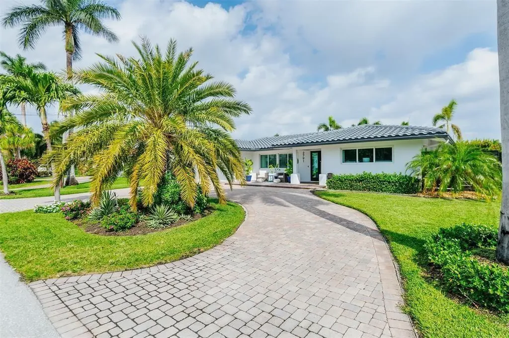 2791 NE 9th Court Pompano Beach FL 33062