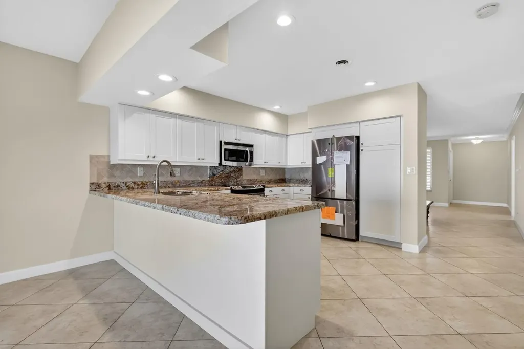 2125 NE 56th Court Fort Lauderdale FL 33308