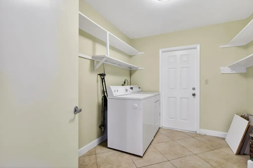2125 NE 56th Court Fort Lauderdale FL 33308