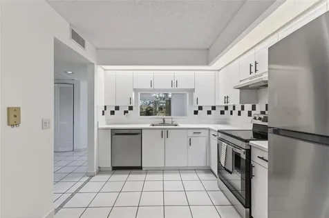 900 SW 142nd Avenue Pembroke Pines FL 33027