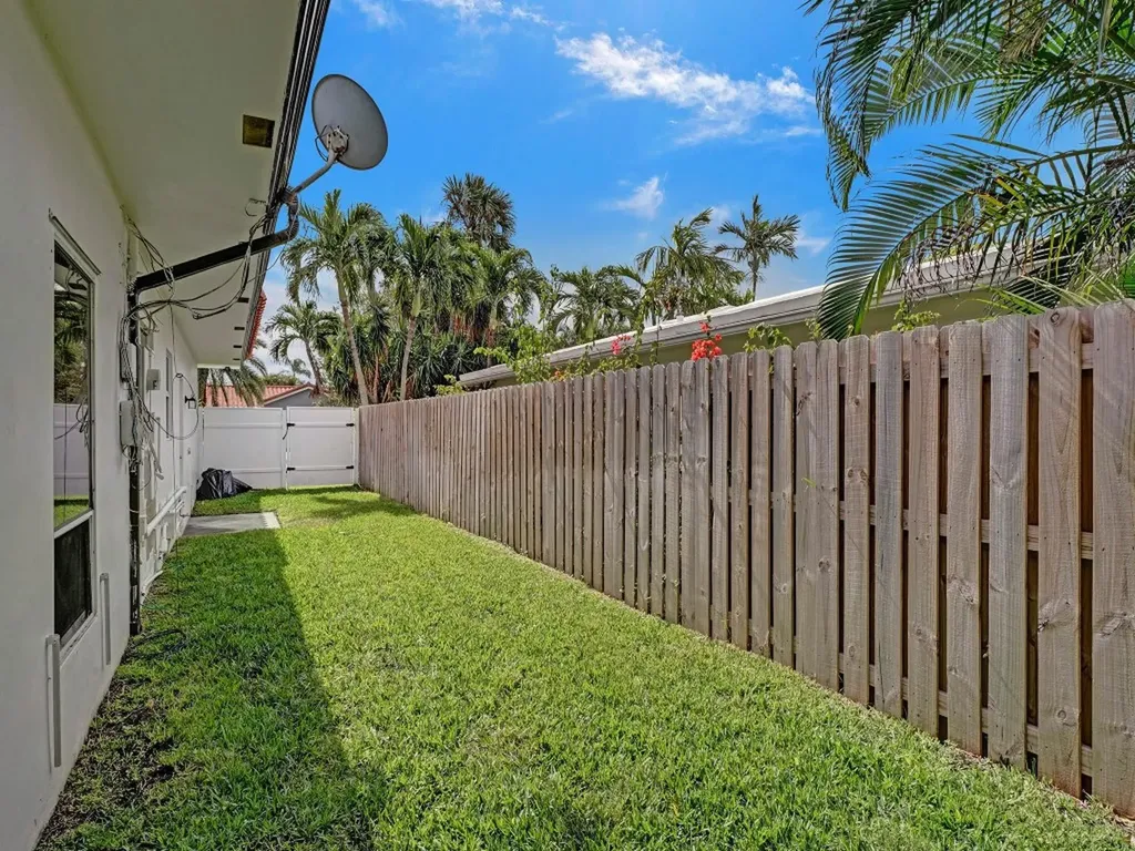 3261 Aqua Vista Drive Pompano Beach FL 33062