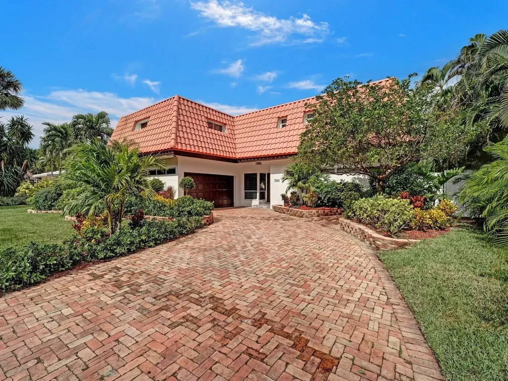 3261 Aqua Vista Drive Pompano Beach FL 33062