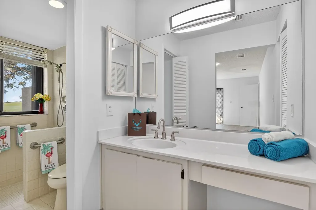 661 Hollows Circle Deerfield Beach FL 33442