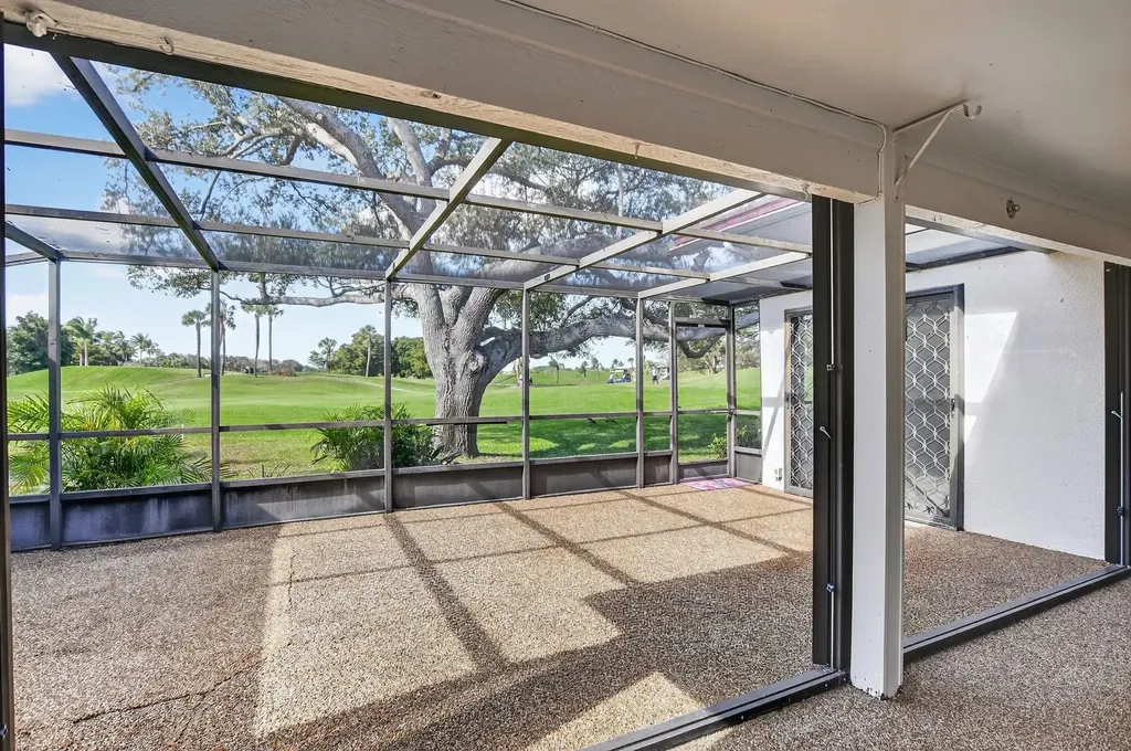 661 Hollows Circle Deerfield Beach FL 33442