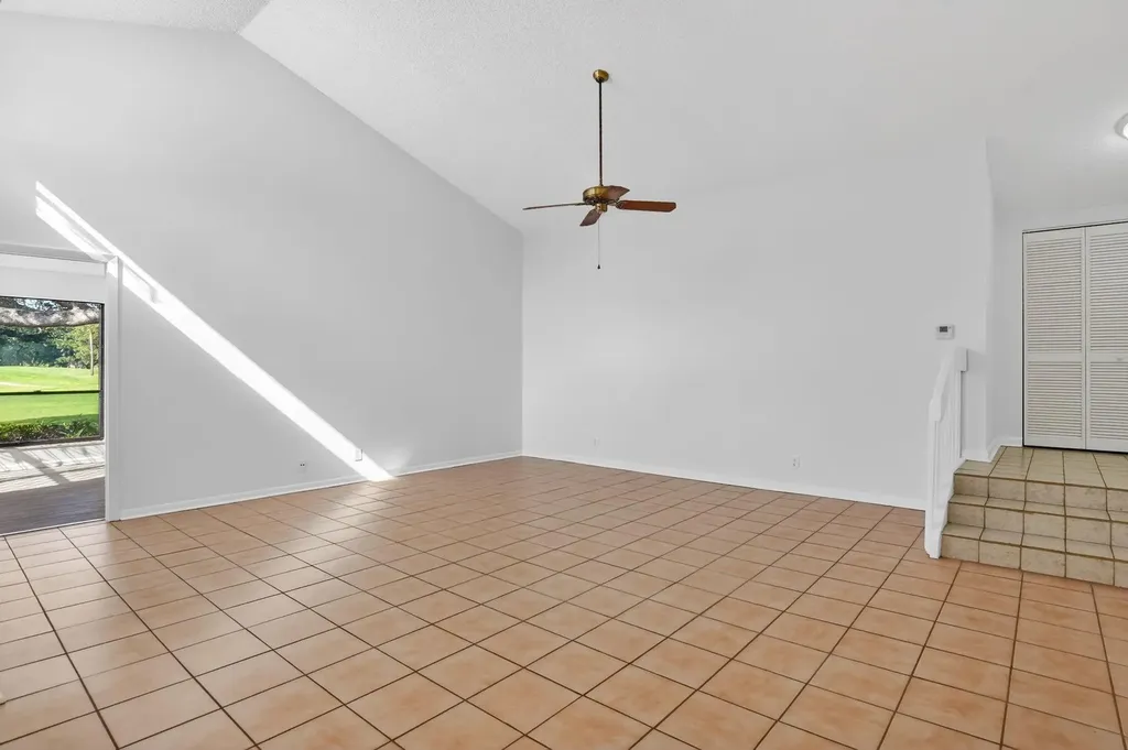 661 Hollows Circle Deerfield Beach FL 33442