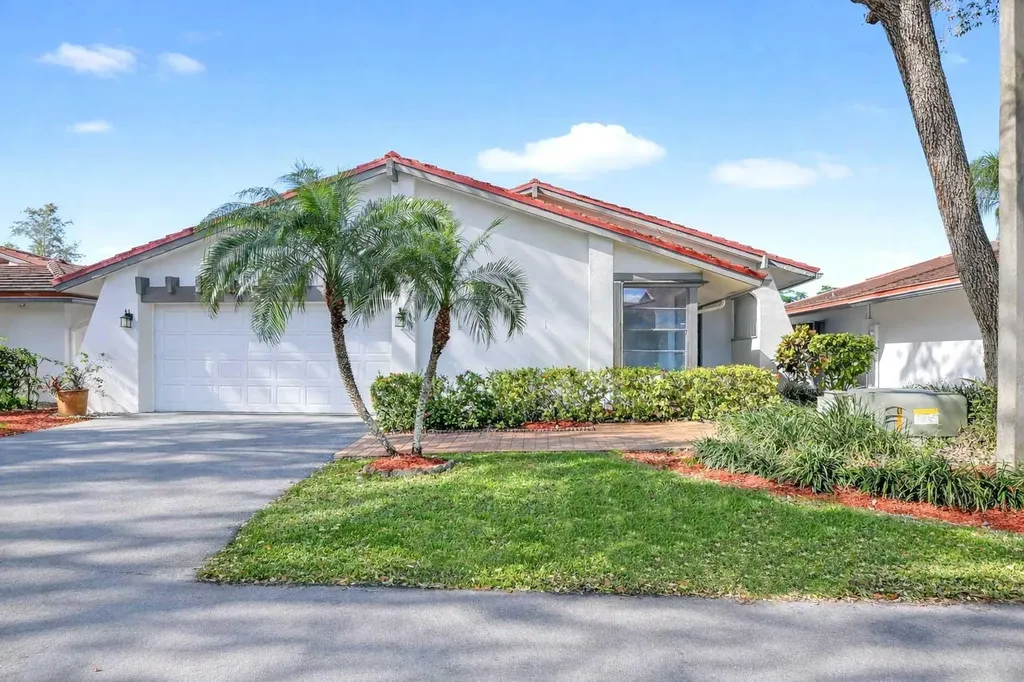 661 Hollows Circle Deerfield Beach FL 33442