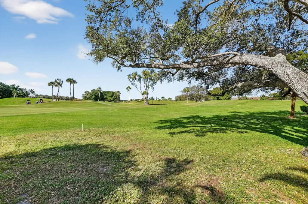 661 Hollows Circle Deerfield Beach FL 33442