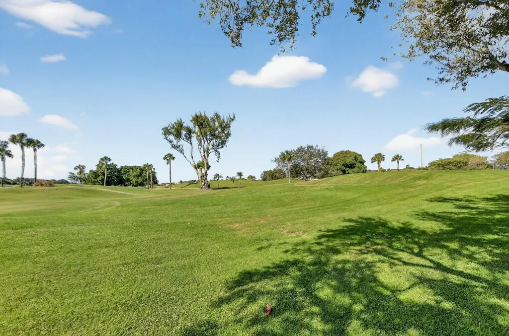 661 Hollows Circle Deerfield Beach FL 33442