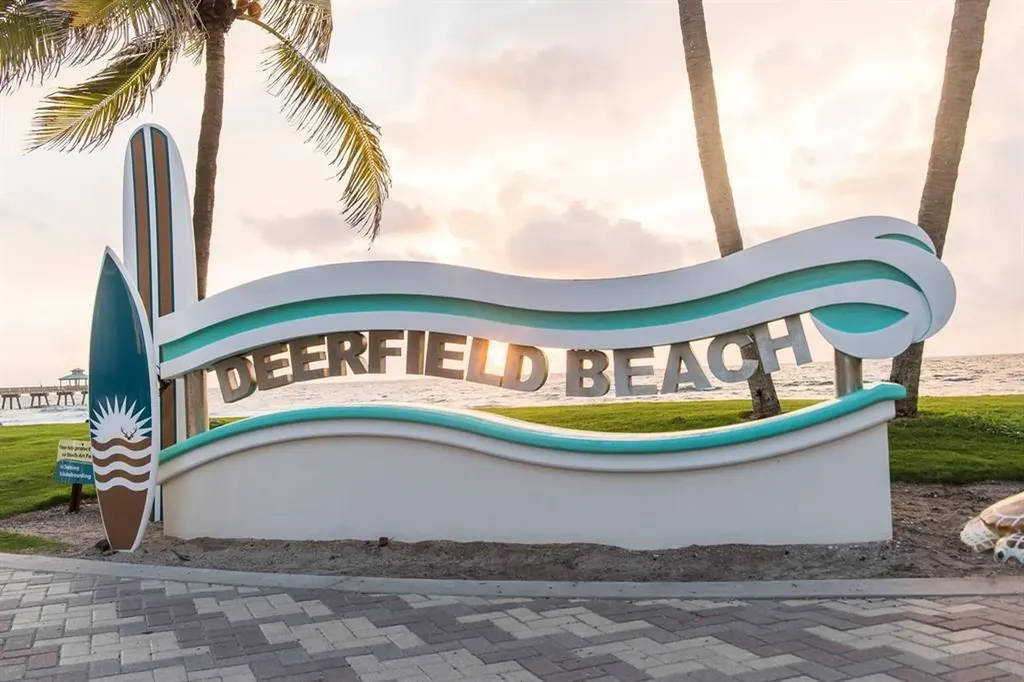661 Hollows Circle Deerfield Beach FL 33442