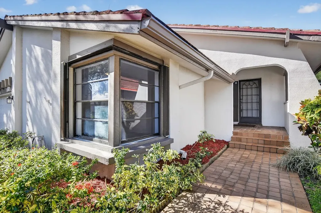 661 Hollows Circle Deerfield Beach FL 33442