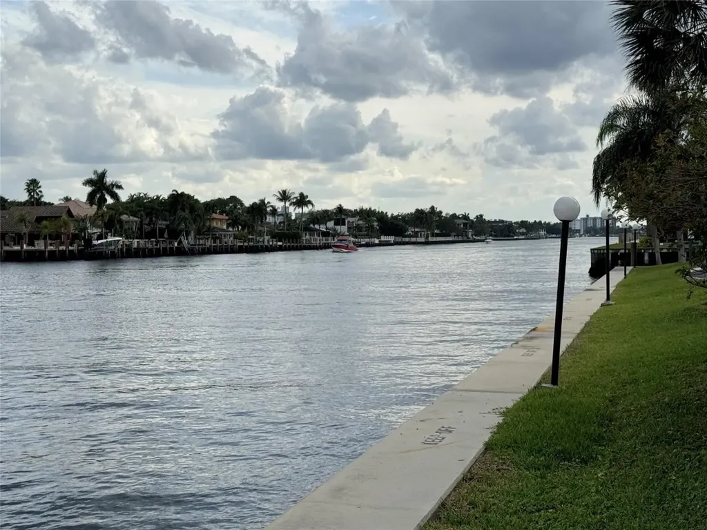 6219 Bay Club Drive Fort Lauderdale FL 33308