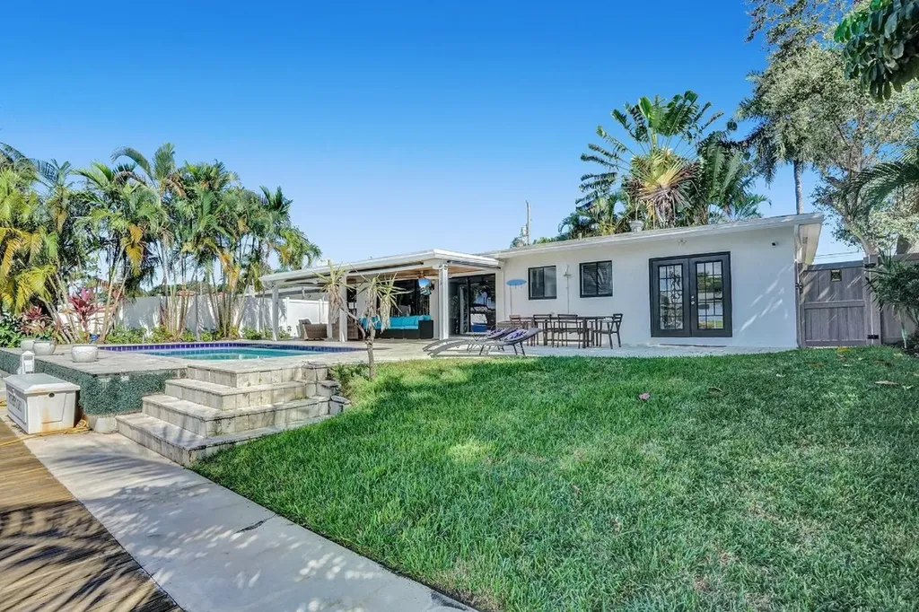 1701 SW 22nd Avenue Fort Lauderdale FL 33312
