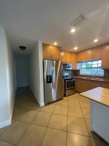 7871 NW 181st Street Hialeah FL 33015