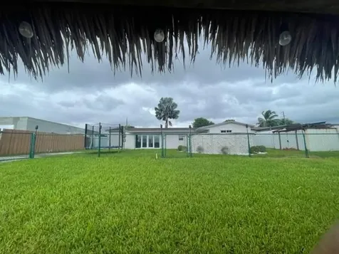 7871 NW 181st Street Hialeah FL 33015