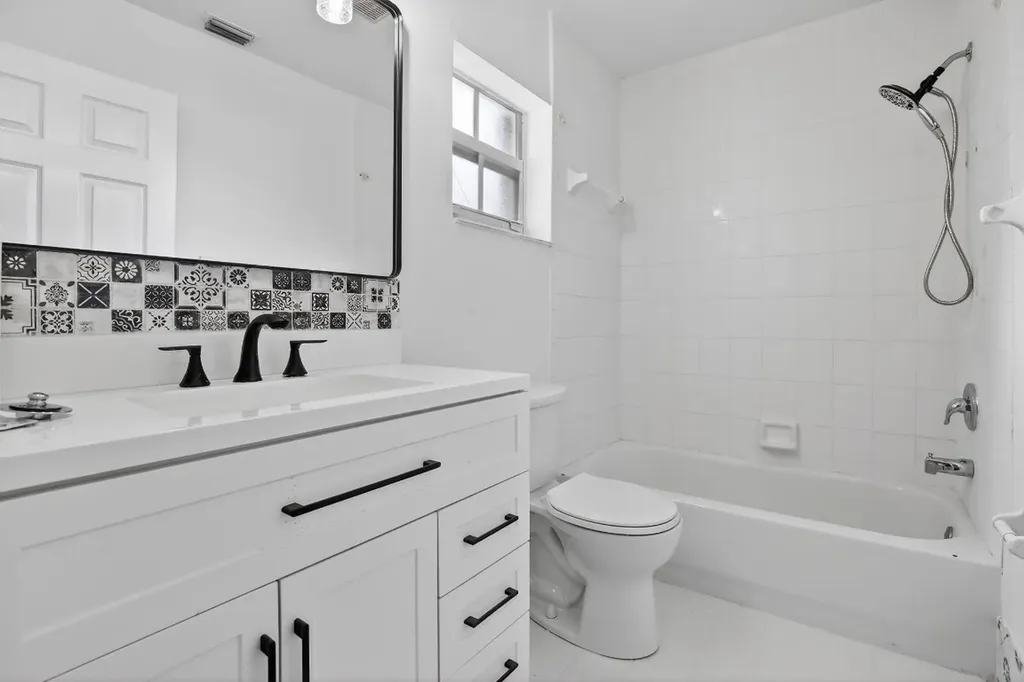 2351 NW 138 Drive Sunrise FL 33323