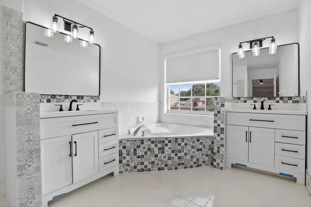 2351 NW 138th Drive Sunrise FL 33323