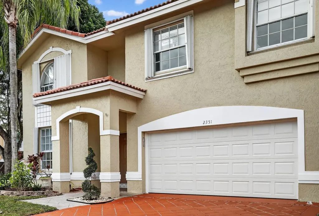 2351 NW 138th Drive Sunrise FL 33323