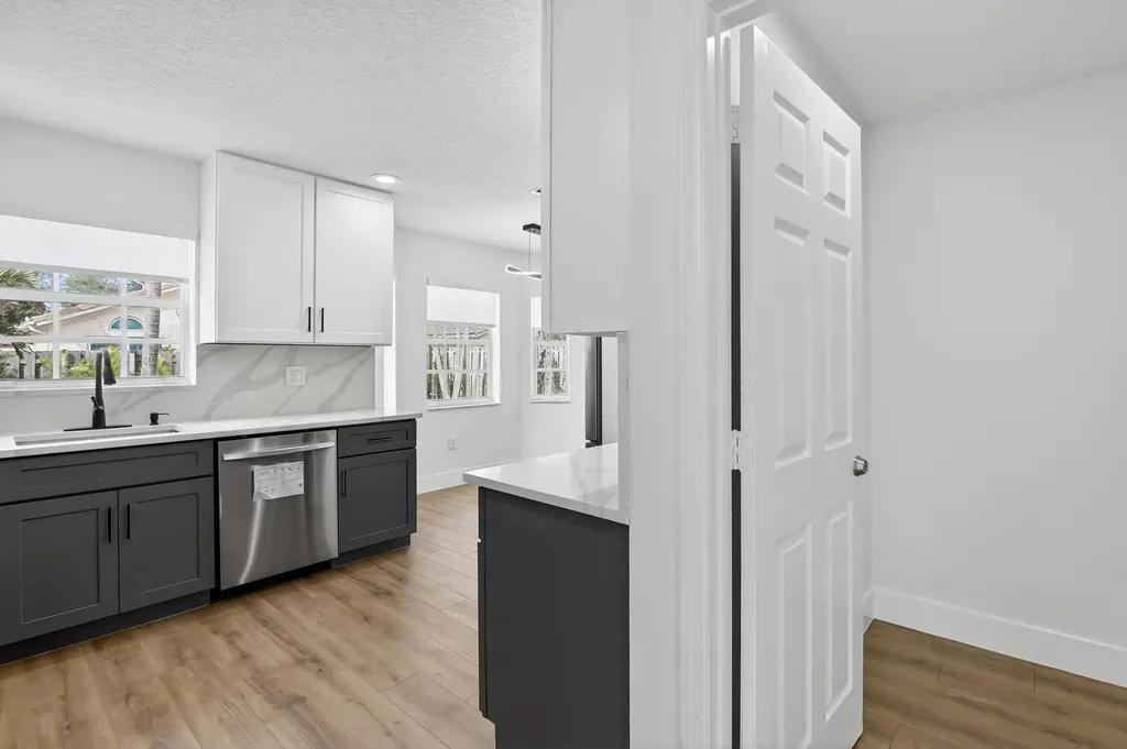 2351 NW 138th Drive Sunrise FL 33323