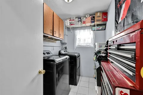 1933 SW 67th Avenue North Lauderdale FL 33068