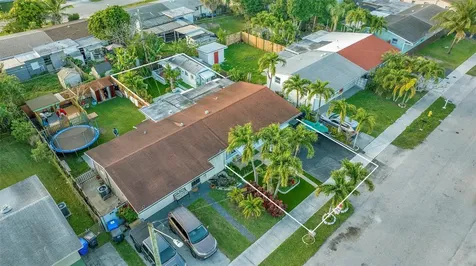 1933 SW 67th Avenue North Lauderdale FL 33068