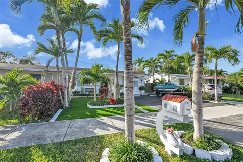 1933 SW 67th Avenue North Lauderdale FL 33068