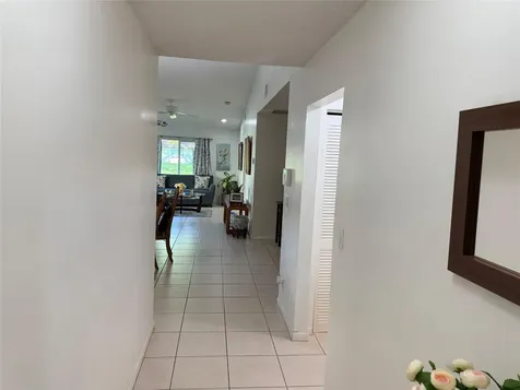 6711 S Parkway Drive Margate FL 33068