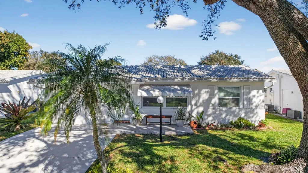 8845 NW 14th Street Plantation FL 33322