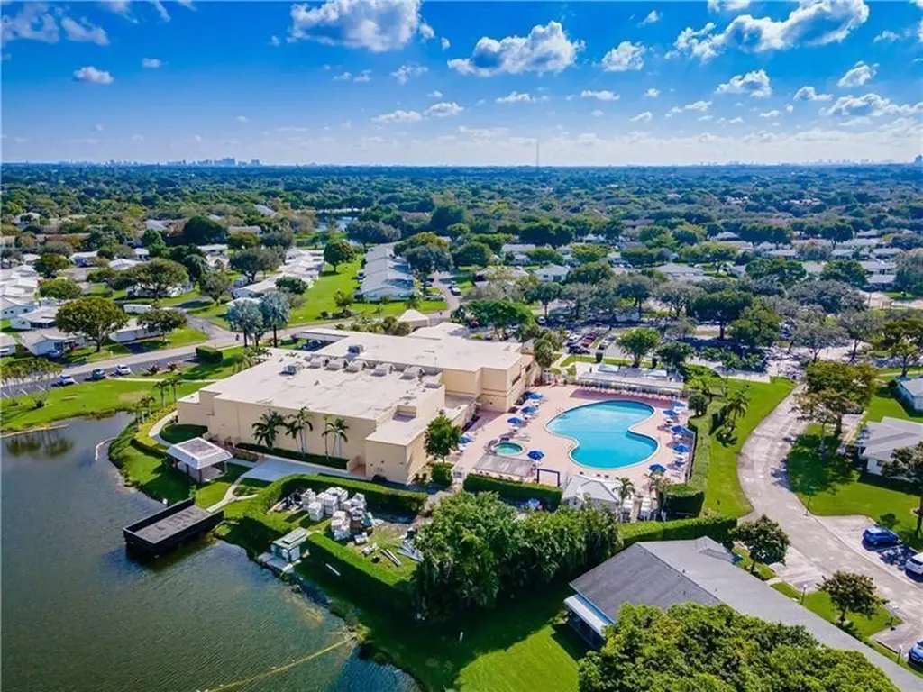 8845 NW 14th Street Plantation FL 33322