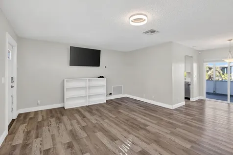 8845 NW 14th Street Plantation FL 33322