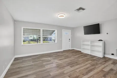 8845 NW 14th Street Plantation FL 33322