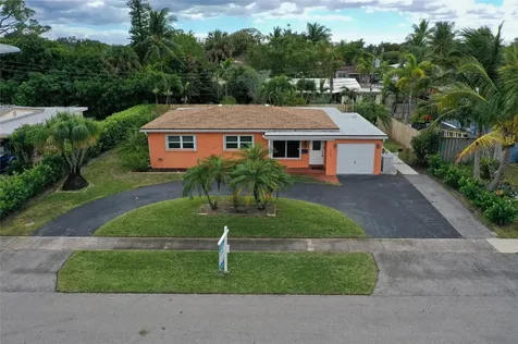 180 SW 9th Court Pompano Beach FL 33060