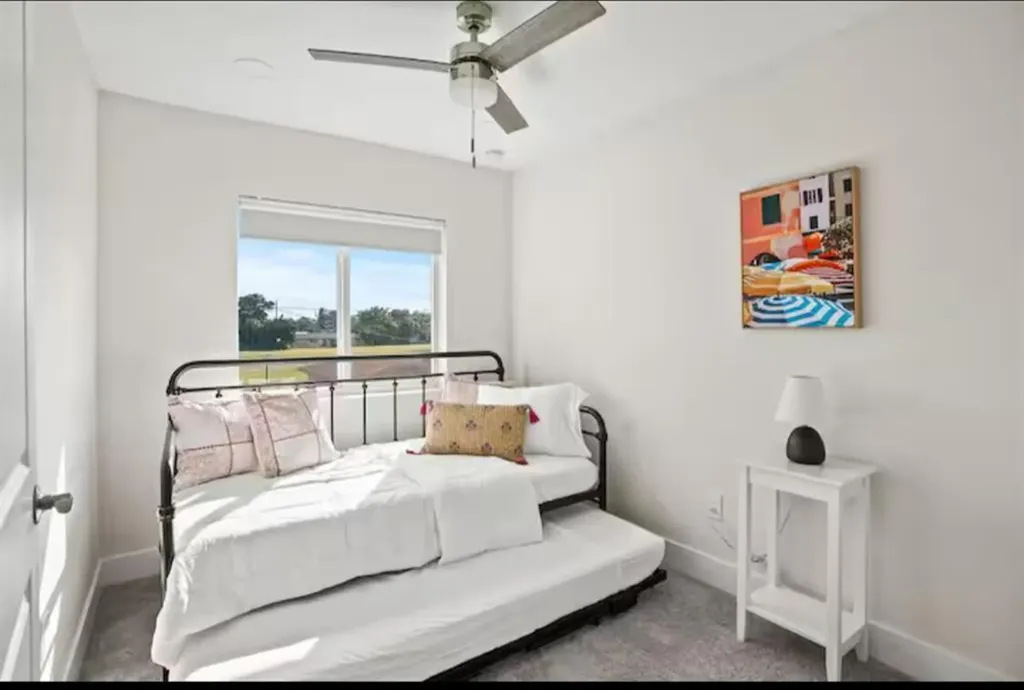 1547 W 26th Court Riviera Beach FL 33404