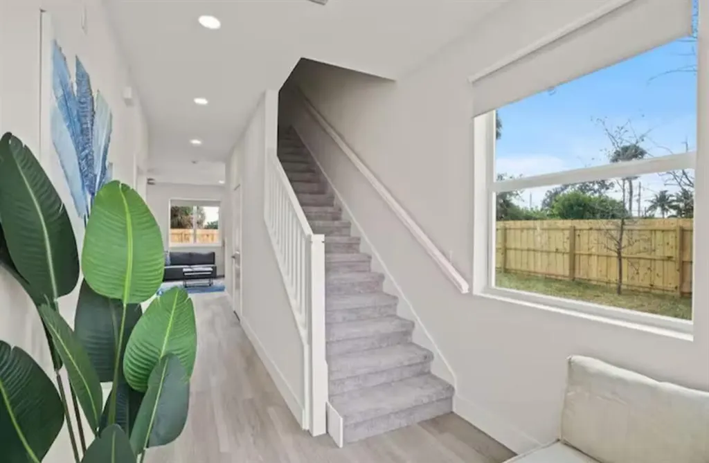 1547 W 26th Court Riviera Beach FL 33404