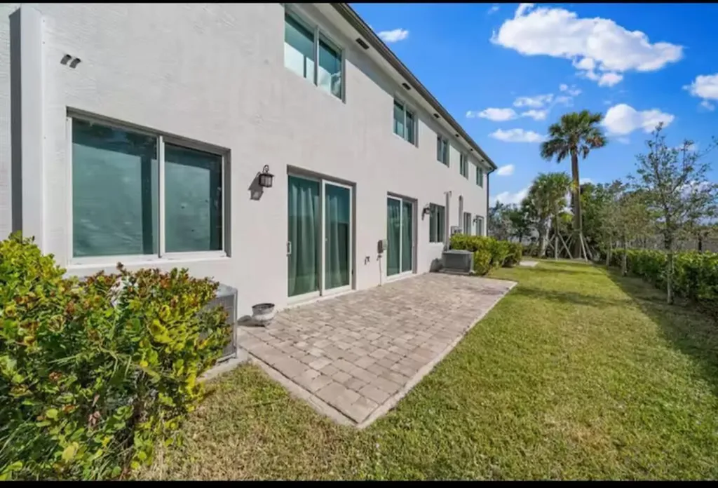 1559 W 26th Court Riviera Beach FL 33404