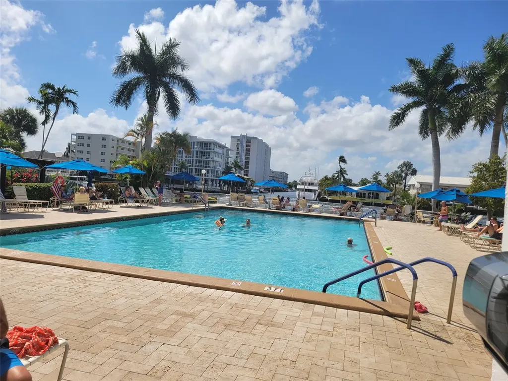 3233 NE 34th Street Fort Lauderdale FL 33308