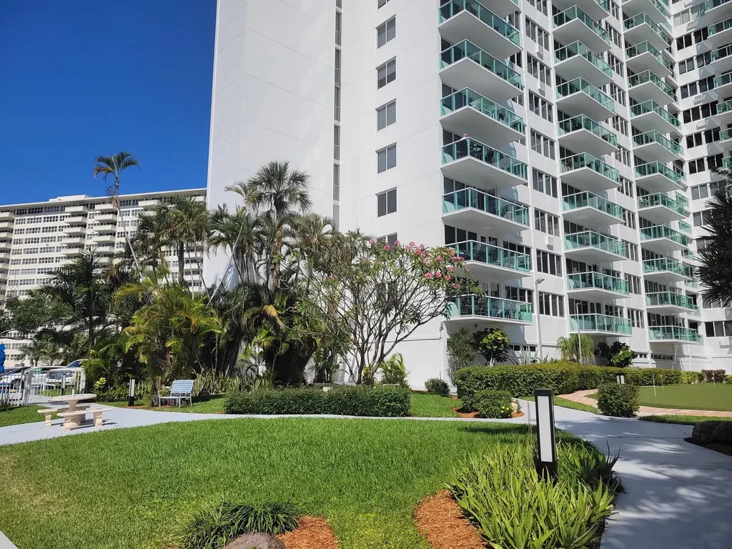 3233 NE 34th Street Fort Lauderdale FL 33308