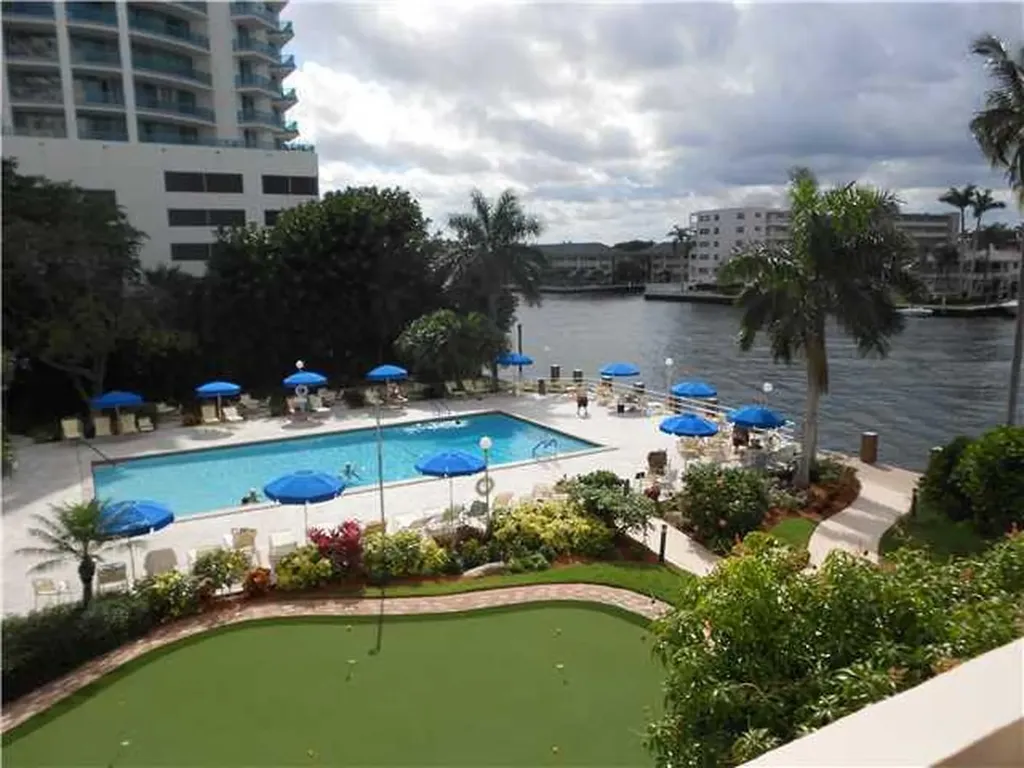 3233 NE 34th Street Fort Lauderdale FL 33308