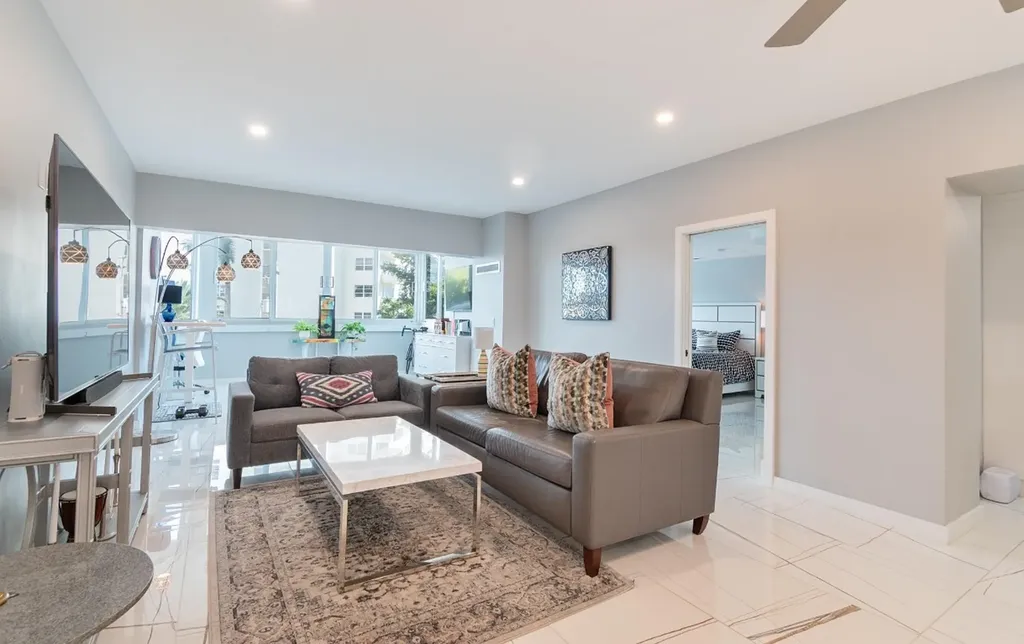 333 Sunset Drive Fort Lauderdale FL 33301