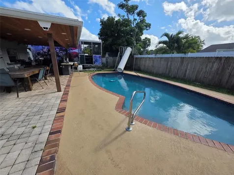 9410 NW 14th Street Pembroke Pines FL 33024