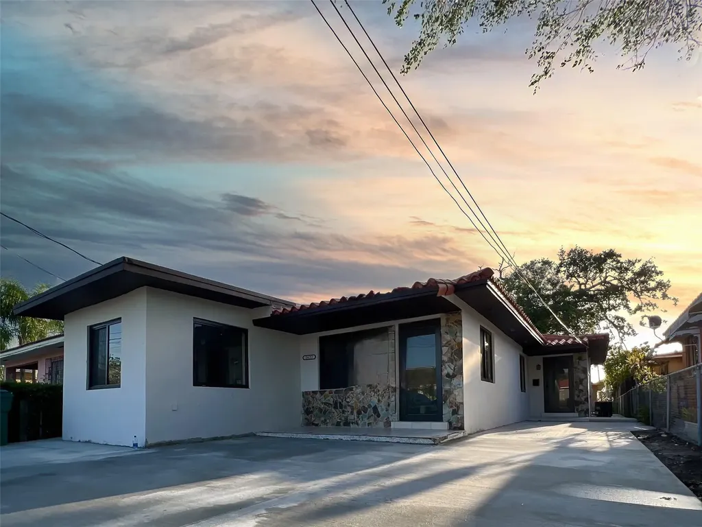 2620 SW 32nd Avenue Miami FL 33133