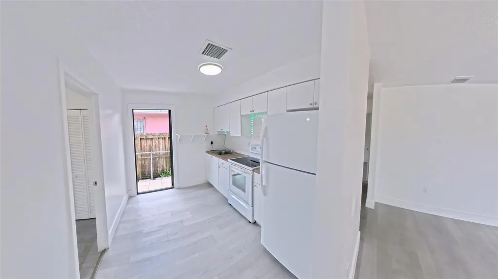 2620 SW 32nd Avenue Miami FL 33133