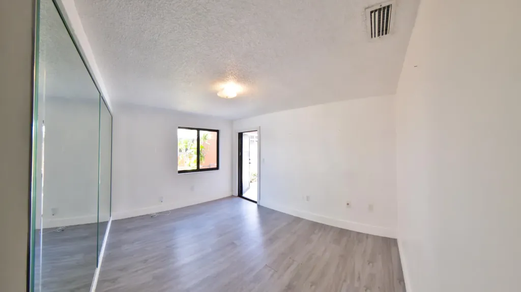 2620 SW 32nd Avenue Miami FL 33133