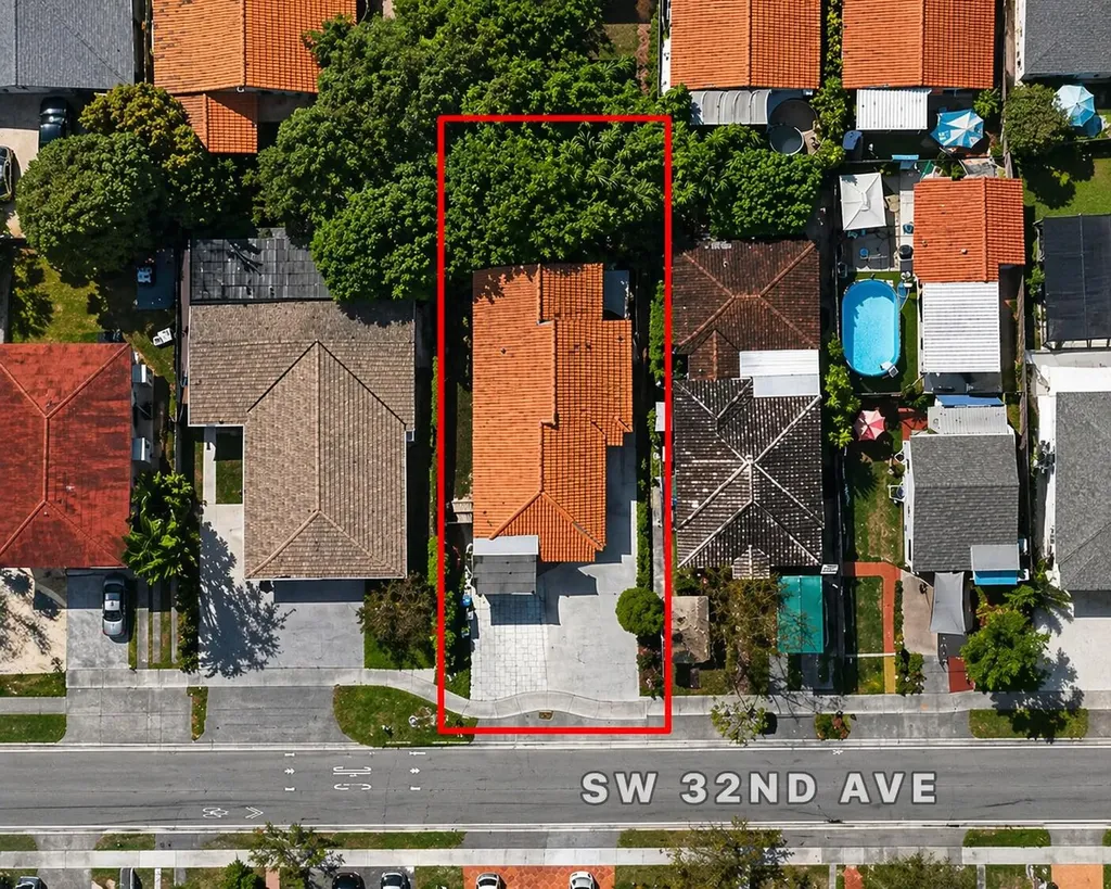 2620 SW 32nd Avenue Miami FL 33133