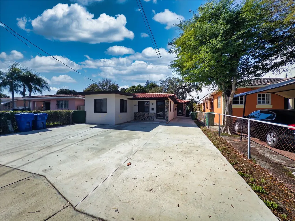 2620 SW 32nd Avenue Miami FL 33133
