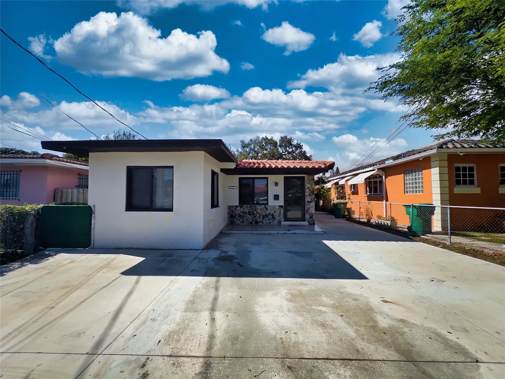 2620 SW 32nd Avenue Miami FL 33133