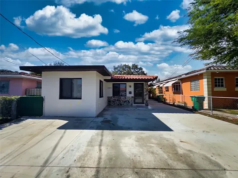 2620 SW 32nd Avenue Miami FL 33133