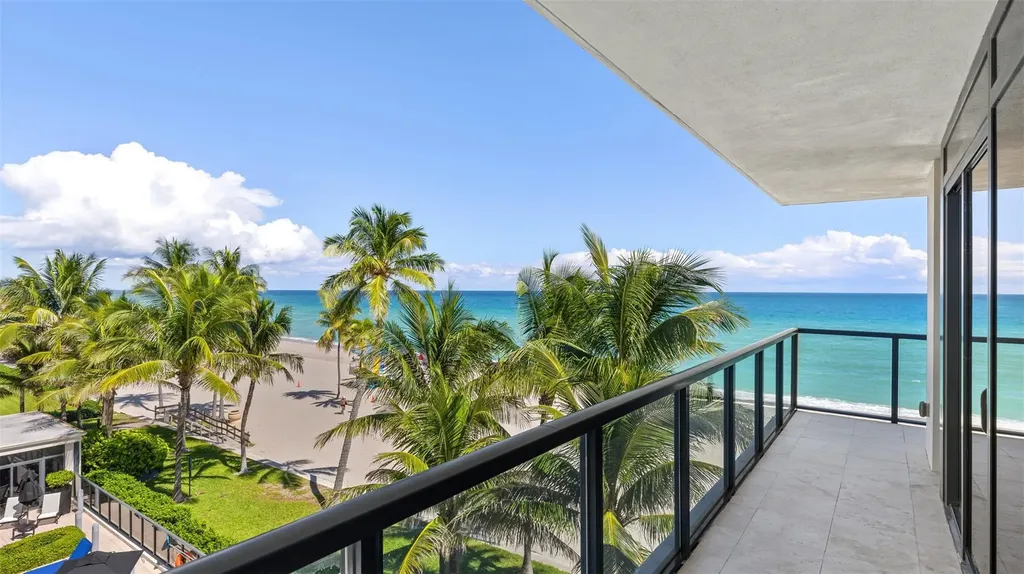 2205 S Surf Road Hollywood FL 33019