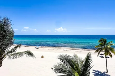 2205 S Surf Road Hollywood FL 33019