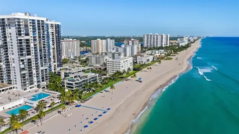 2205 S Surf Road Hollywood FL 33019