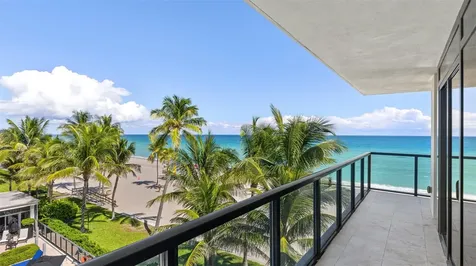 2205 S Surf Road Hollywood FL 33019